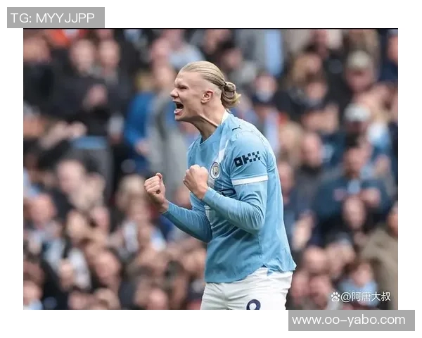 哈兰德晒曼城配色圣诞帽庆祝照为2025年胜利收官添彩